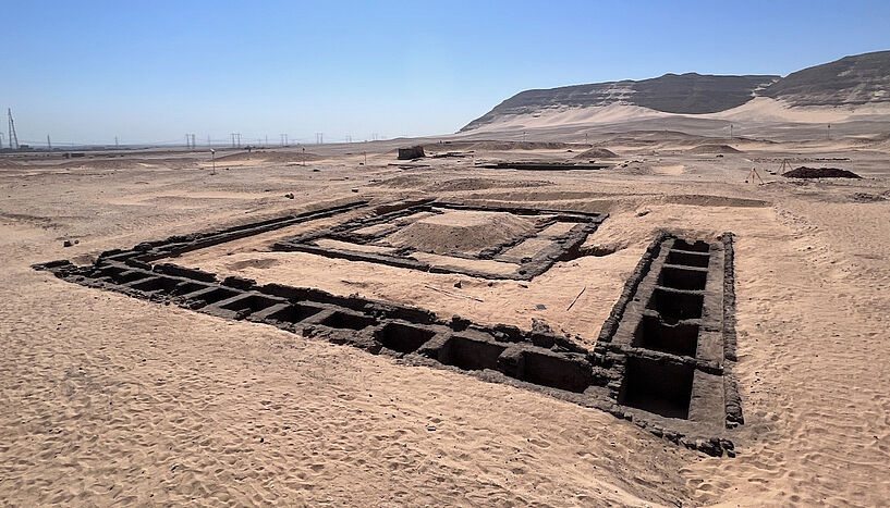 Fig. 1: The tomb complex of Queen Meret-Neith in Abydos during excavation.