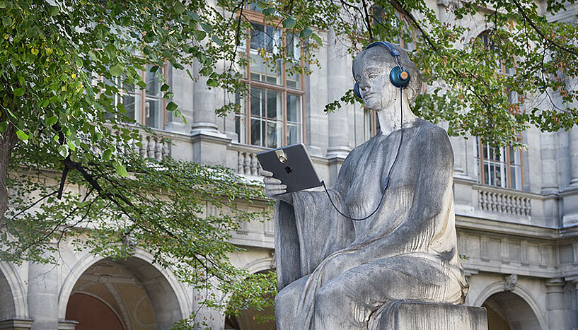 Kastalia-Statue im Arkadenhof der Universität Wien