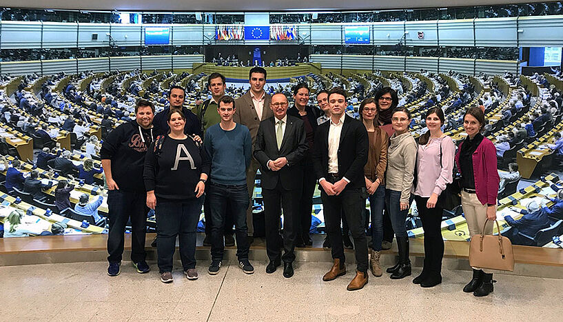Studierenden des Lehrgangs im Europäischen Parlament in Brüssel