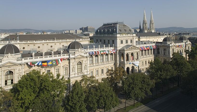 Luftaufnahme des Hauptgebäudes der Universität Wien