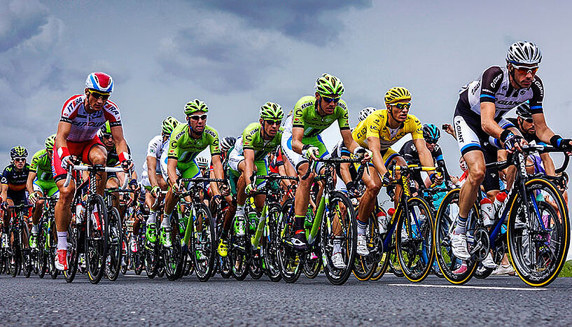 Fahrerfeld bei der Tour de France 2014