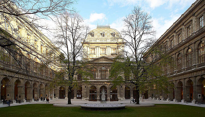 Außenansicht des Hauptgebäudes der Universität Wien