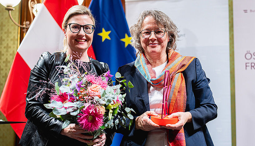 Sabine Grenz wird der Käthe-Leichter-Staatspreis verliehen.
