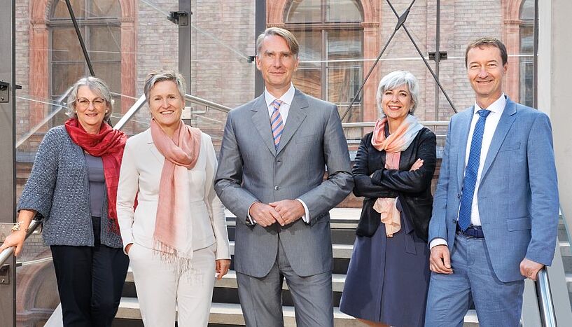 Photograph of the new Rectorate team of the University of Vienna (from left to right) Regina Hitzenberger, Christa Schnabl, Sebastian Schütze, Manuela Baccarini, Ronald Maier
